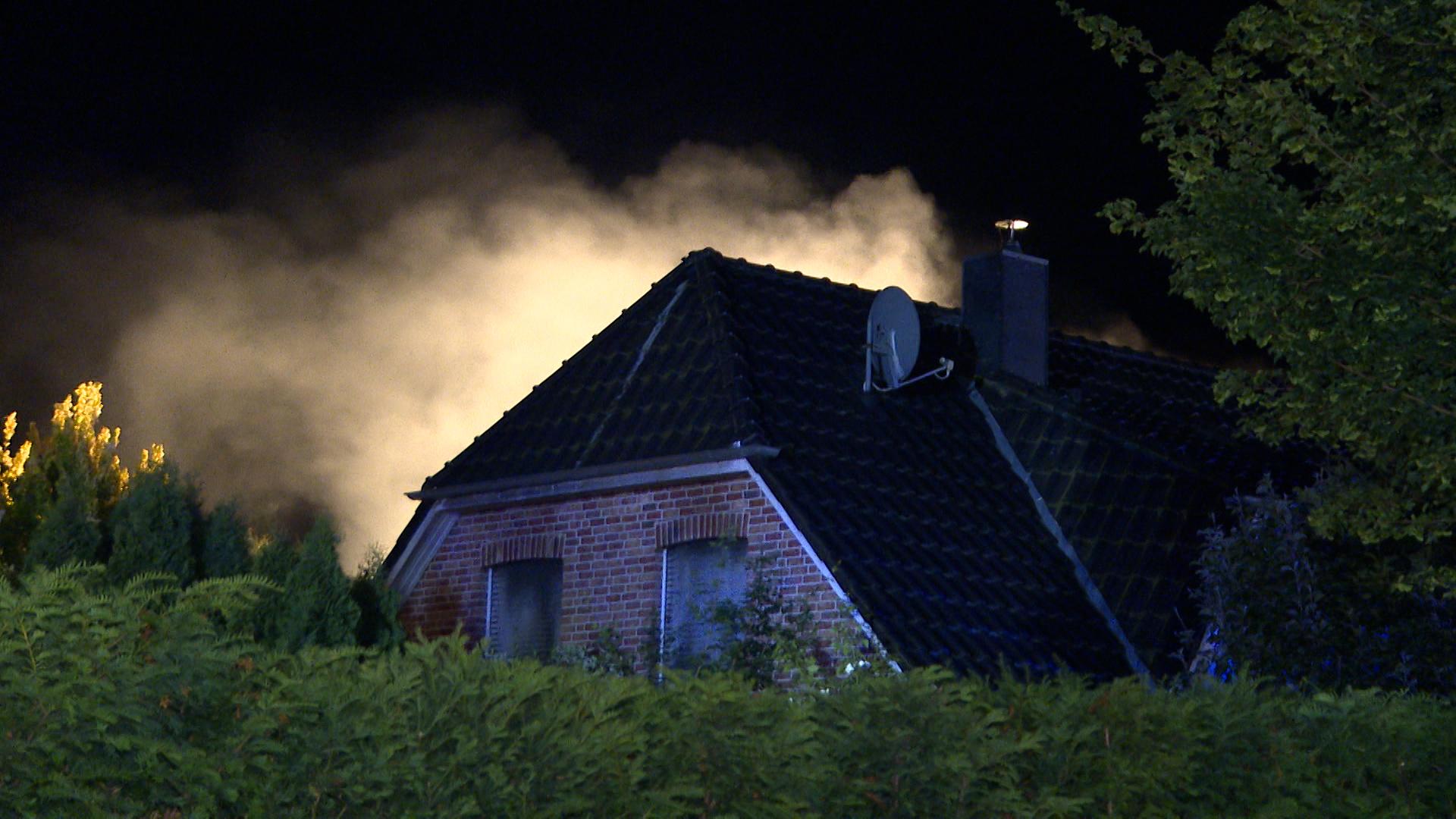 In dem Einfamilienhaus in Ellerhoop bei Pinneberg ist ein Feuer ausgebrochen.