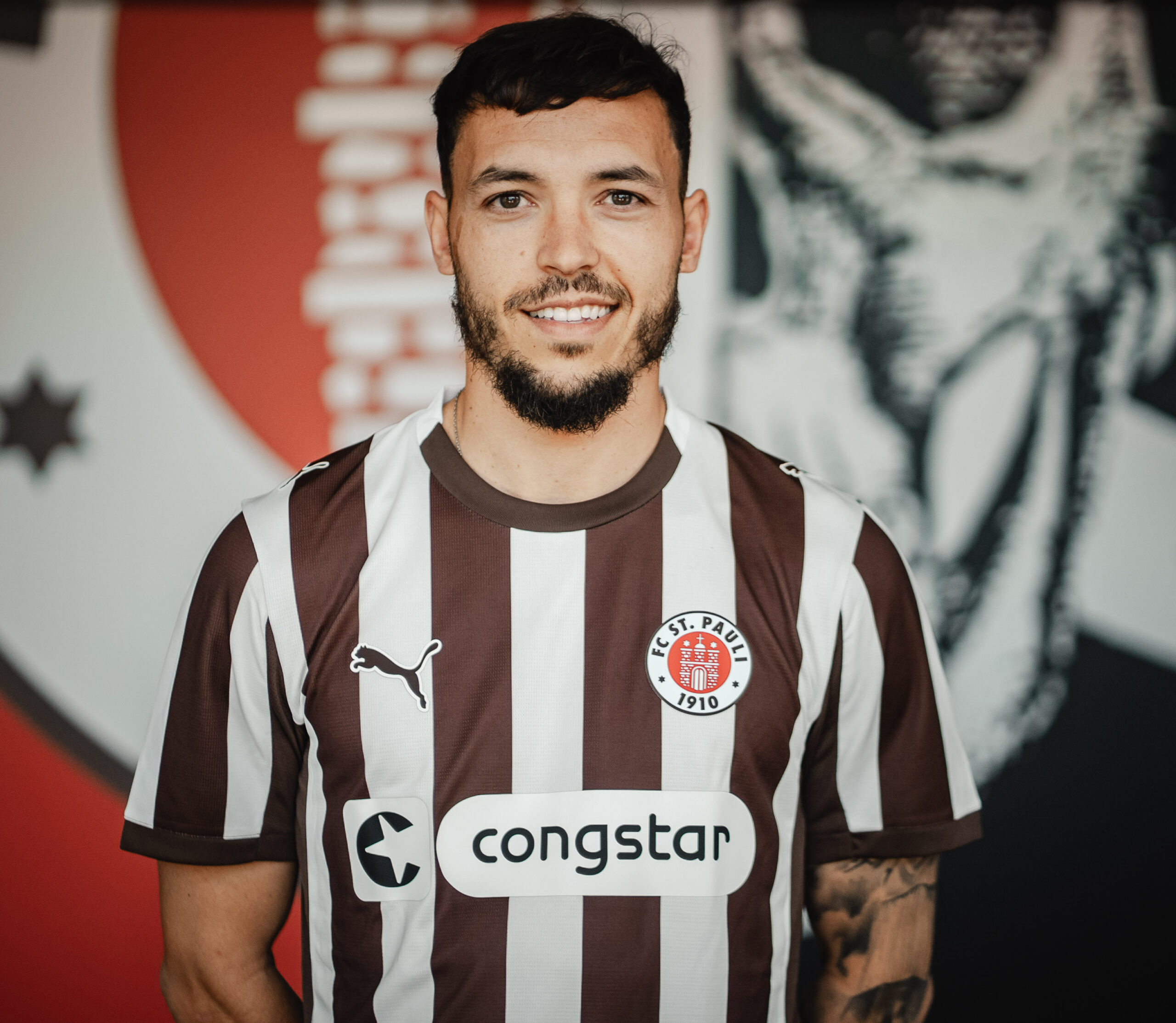 Mathias Pereira Lage im St. Pauli-Trikot