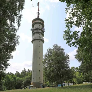 Von diesem Funkturm stürzte der Mann. Für ihn kam jede Hilfe zu spät.
