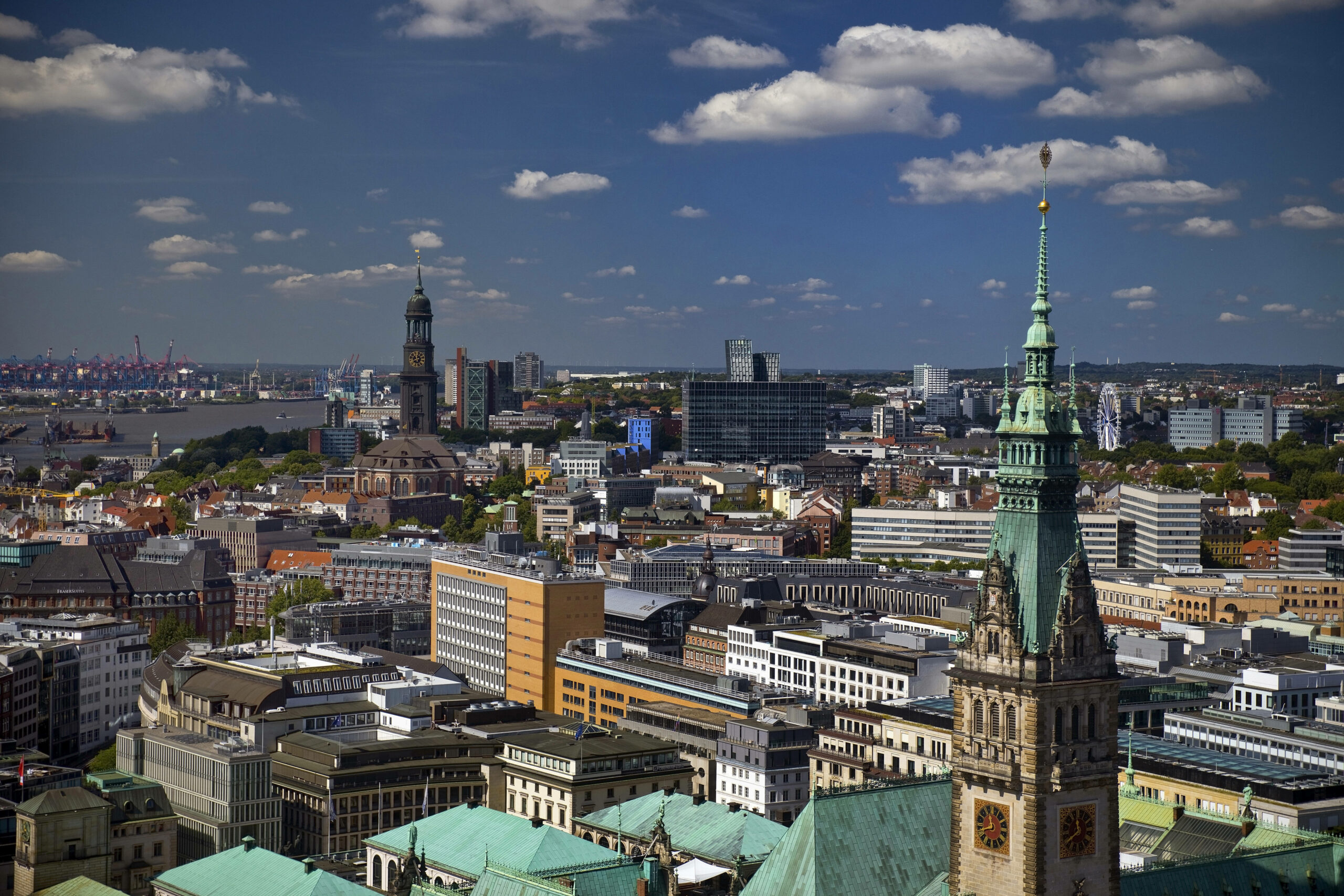 Die Skyline von Hamburg.