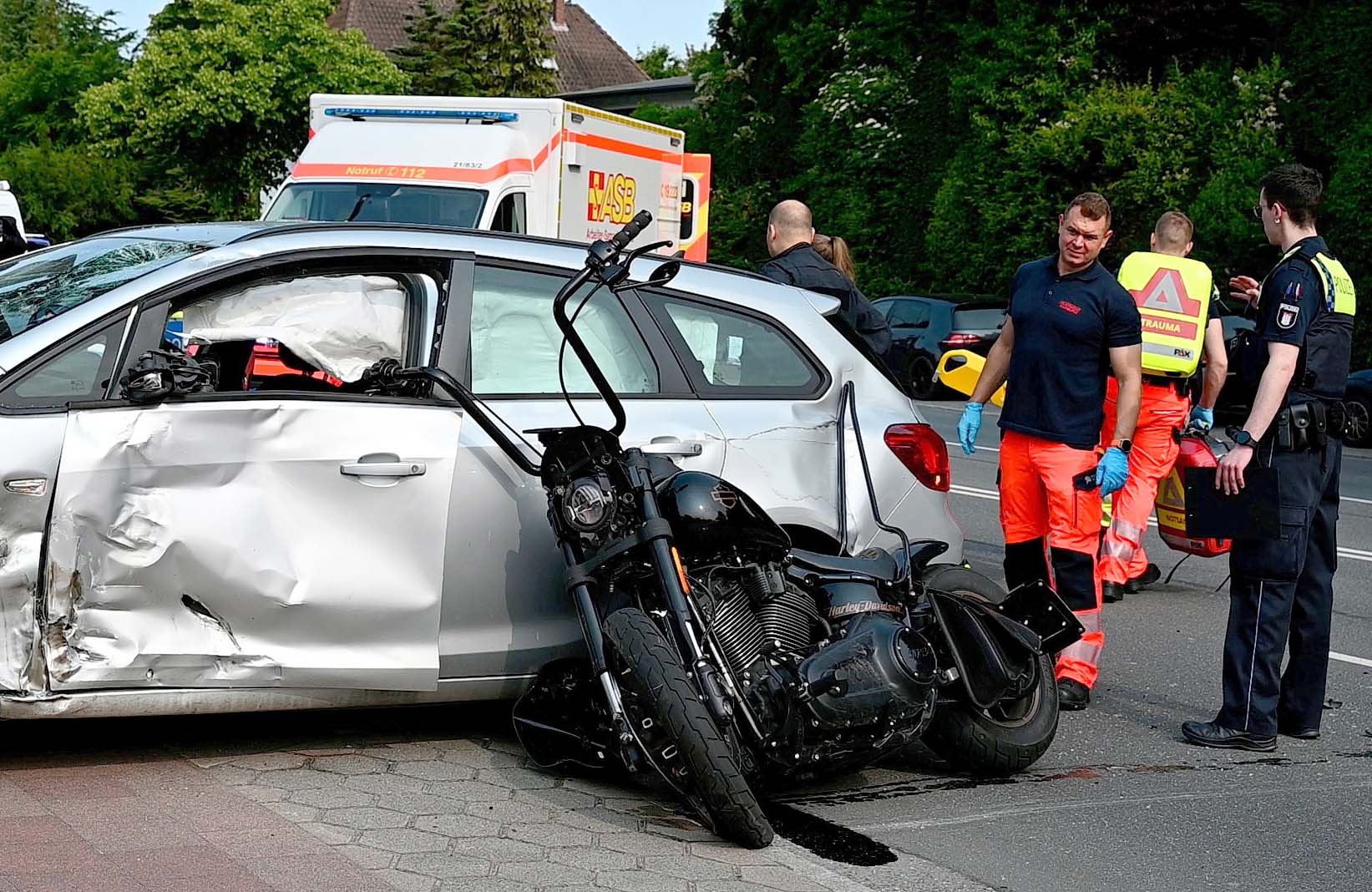 Der Harley-Fahrer erlitt bei dem Unfall lebensgefährliche Verletzungen.