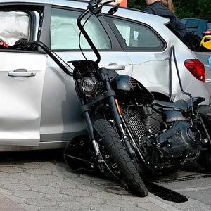 Der Harley-Fahrer erlitt bei dem Unfall lebensgefährliche Verletzungen.