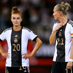 Lina Magull spielte jahrelang an der Seite von Alexandra Popp für die DFB-Elf.