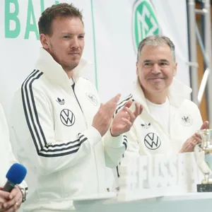 Rudi Völler, Julian Nagelsmann und Andreas Rettig bei einer Pressekonferenz