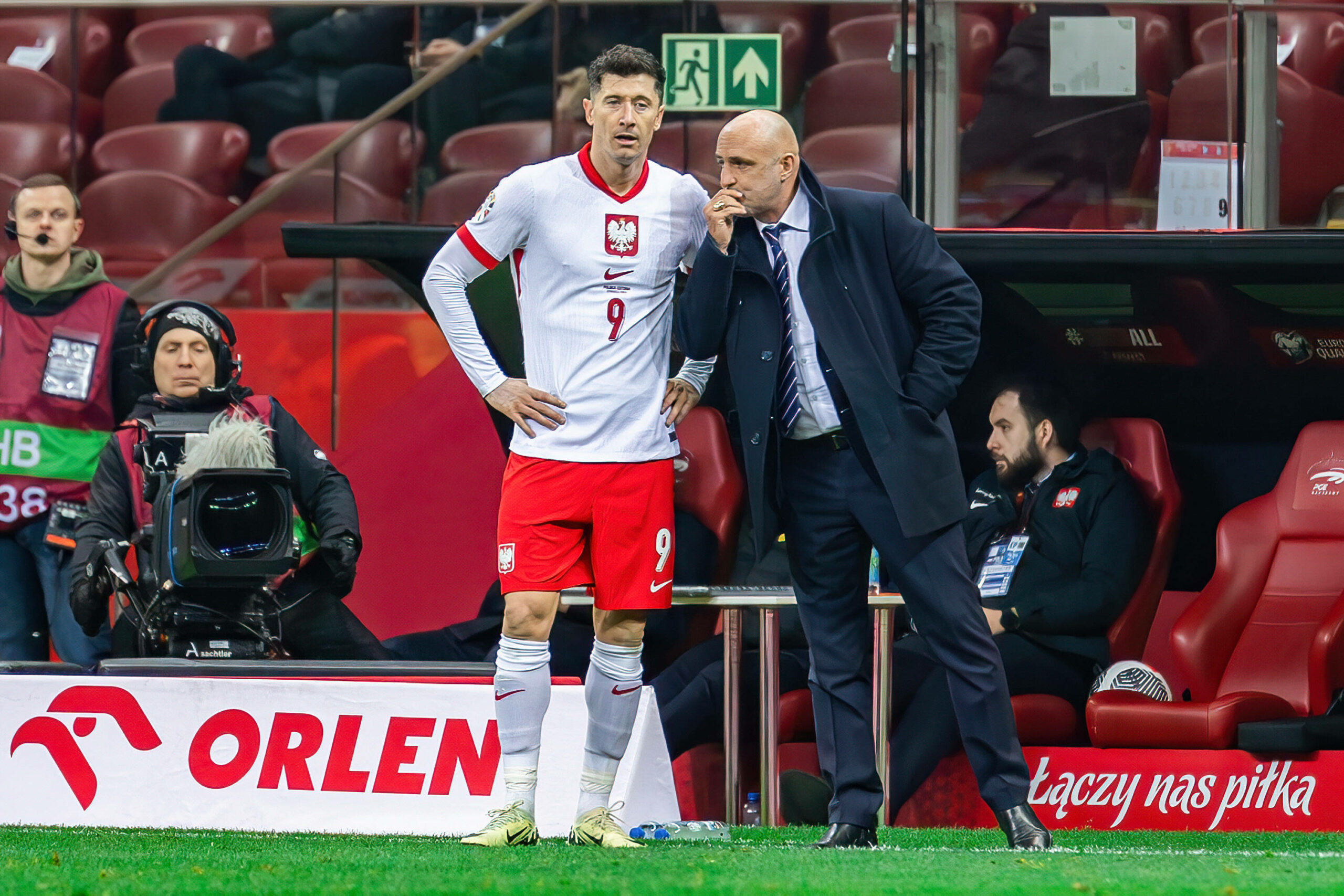 Robert Lewandowski und Michal Probierz reden miteinander