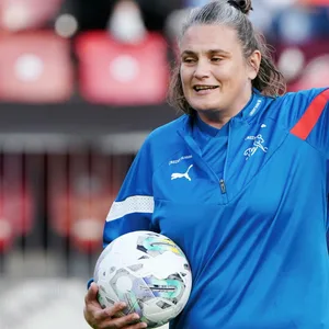 Nadine Angerer beim aufwärmen.
