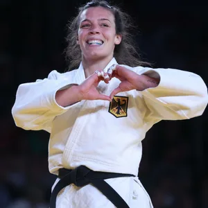Alina Böhm jubelt