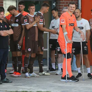 Sören Ahlers bei St. Paulis Foto-Shooting vor der Bundesliga-Saison