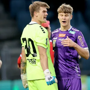 Wieder vereint: Keeper Simon Spari (l.) trifft bei St. Pauli auf seinen Klagenfurter Mitspieler Jannik Robatsch
