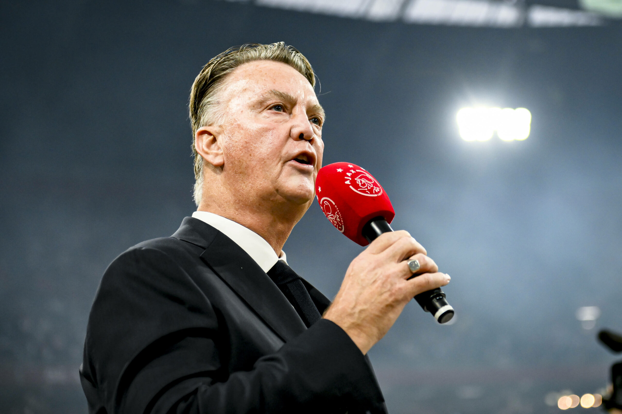 Louis van Gaal am Mikrofon