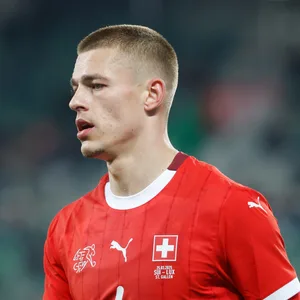 Miro Muheim ist in dieser und der kommenden Woche mit der Schweizer Nationalmannschaft in den USA unterwegs.