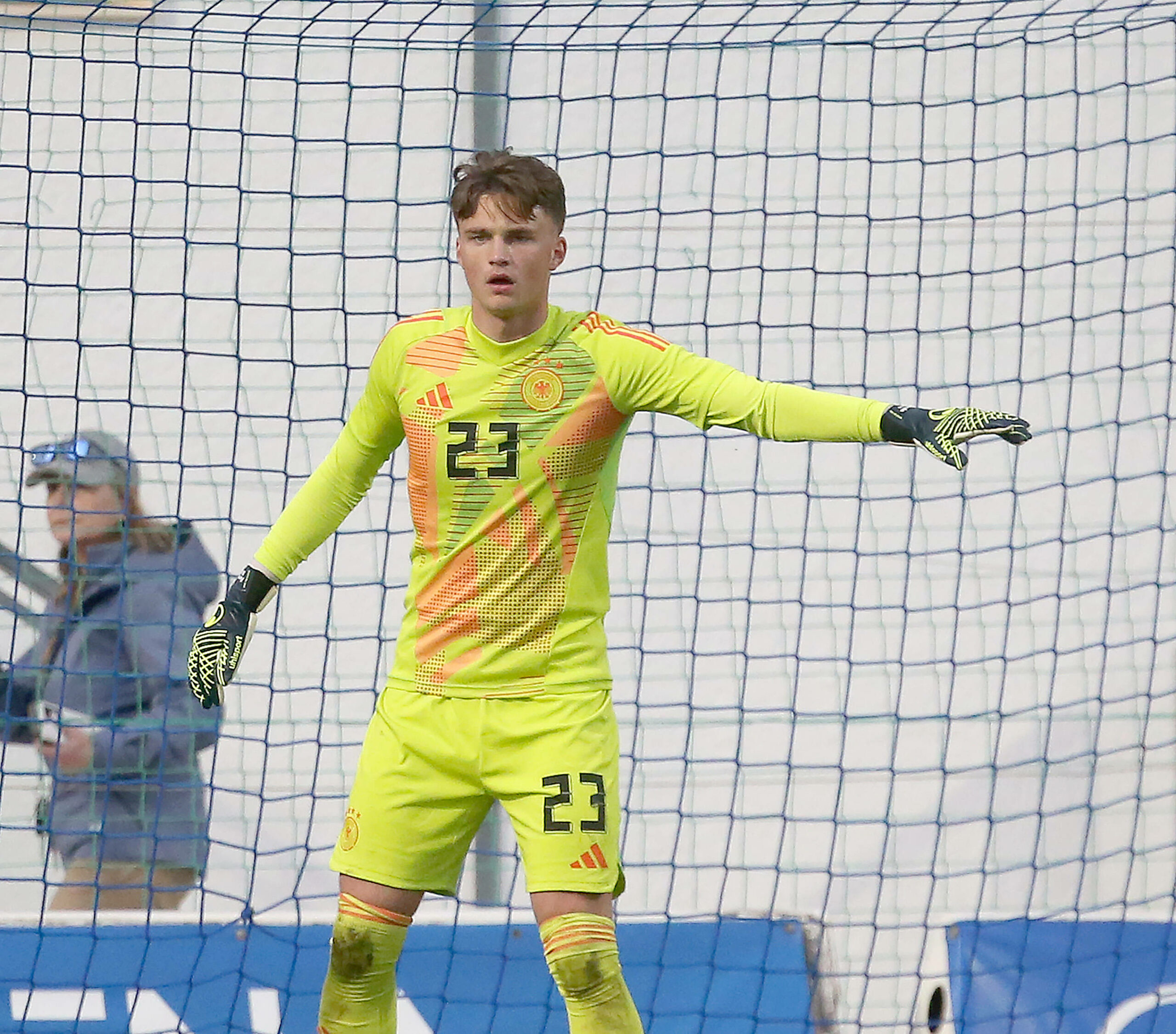 Fernando Dickes im Tor der deutschen U18