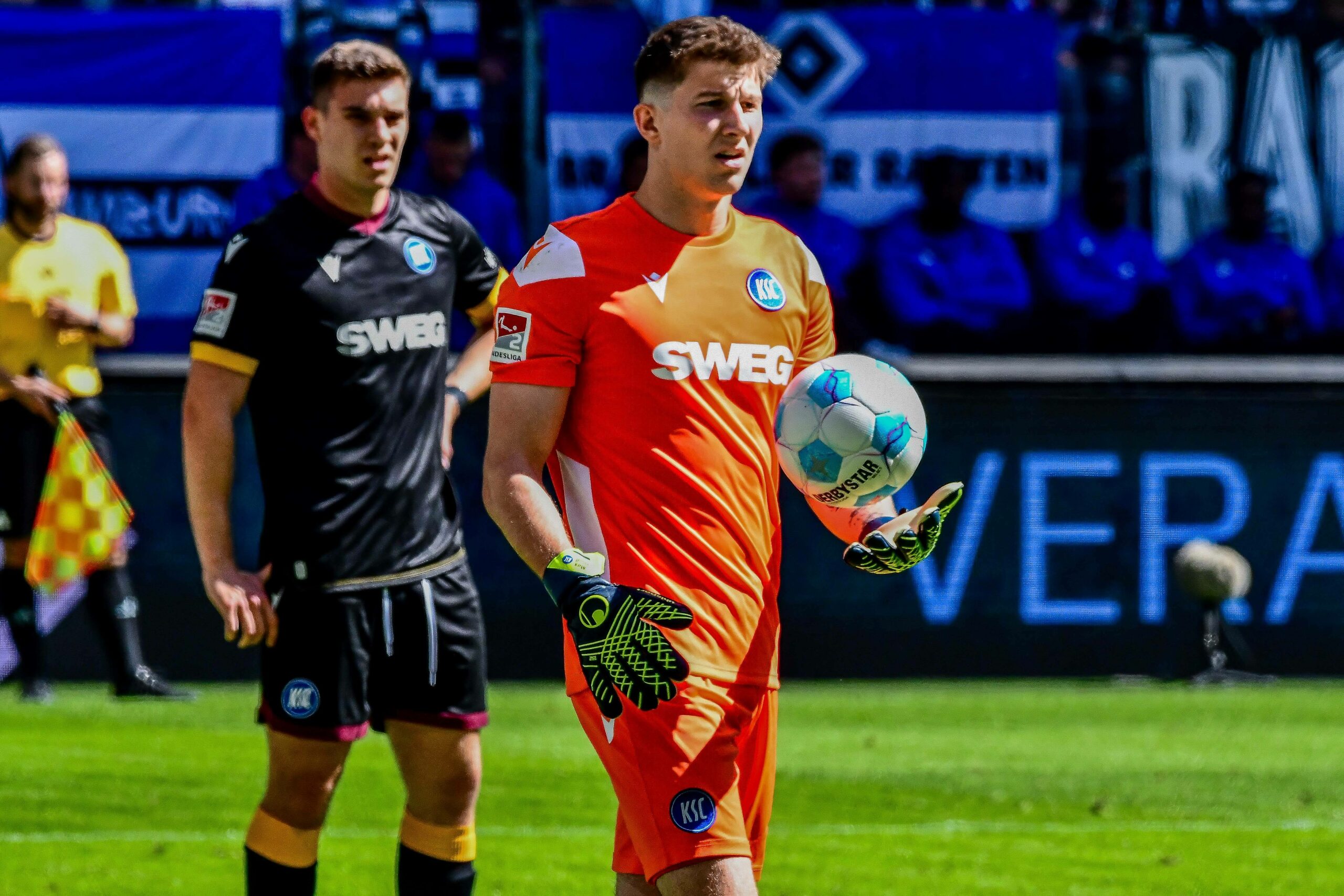 Max Weiß im Trikot des KSC