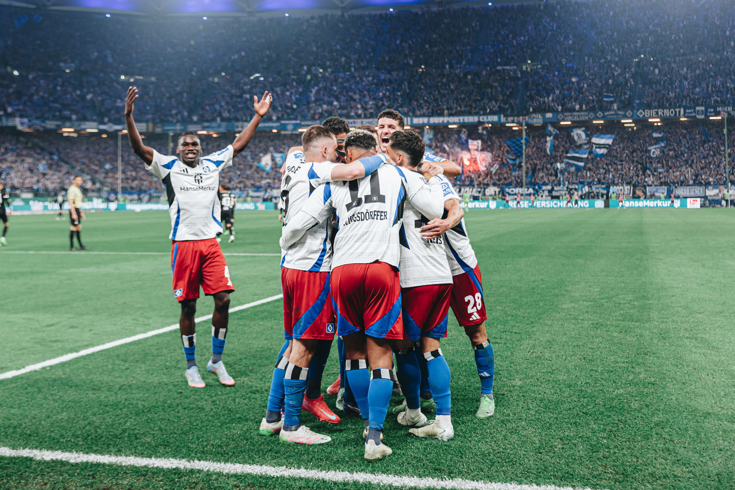 HSV-Profis jubeln