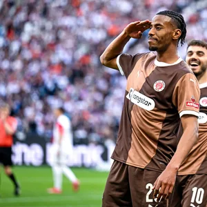 Morgan Guilavogui nach seinem Tor in Frankfurt