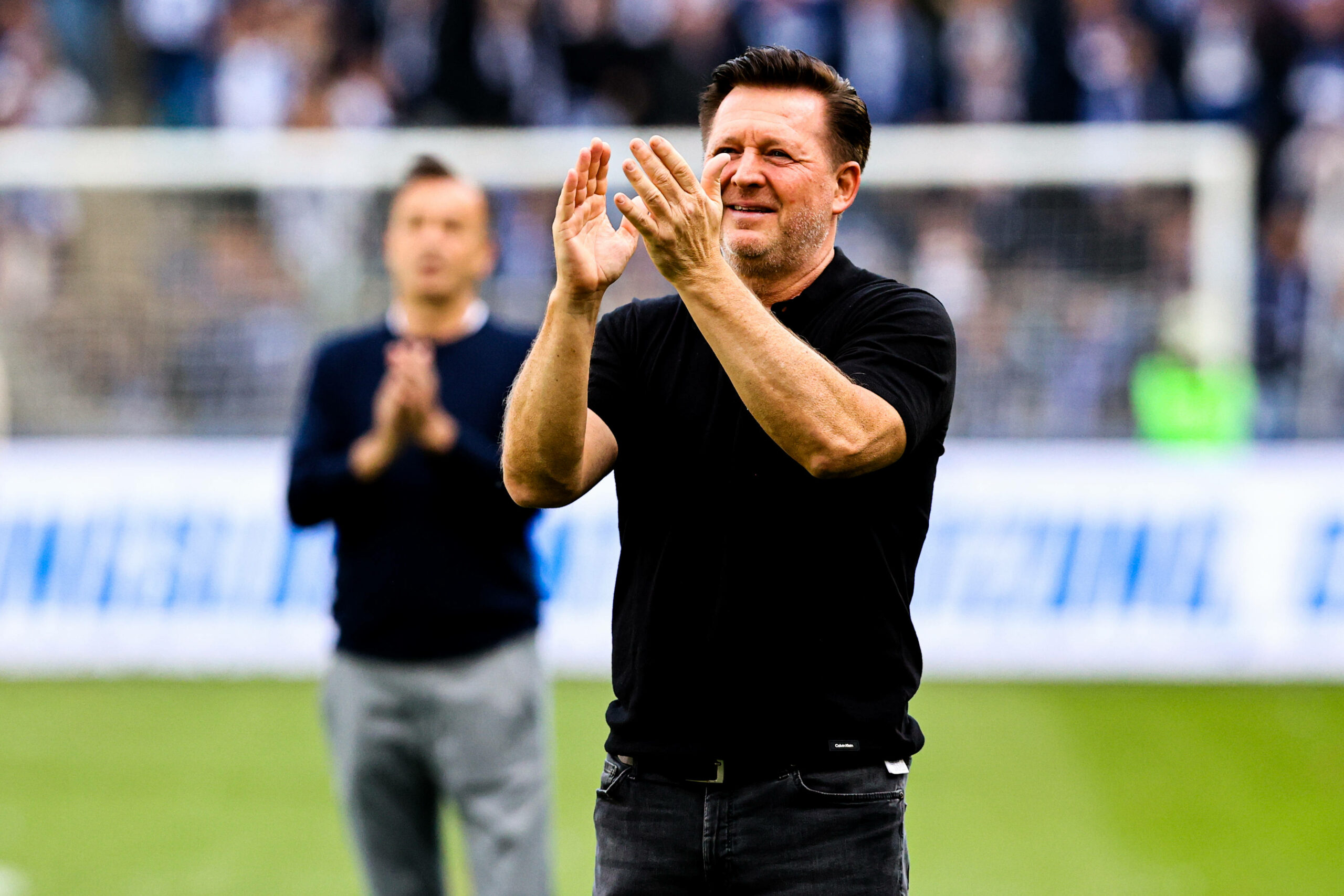 Christian Titz bedankt sich bei den Magdeburg-Fans