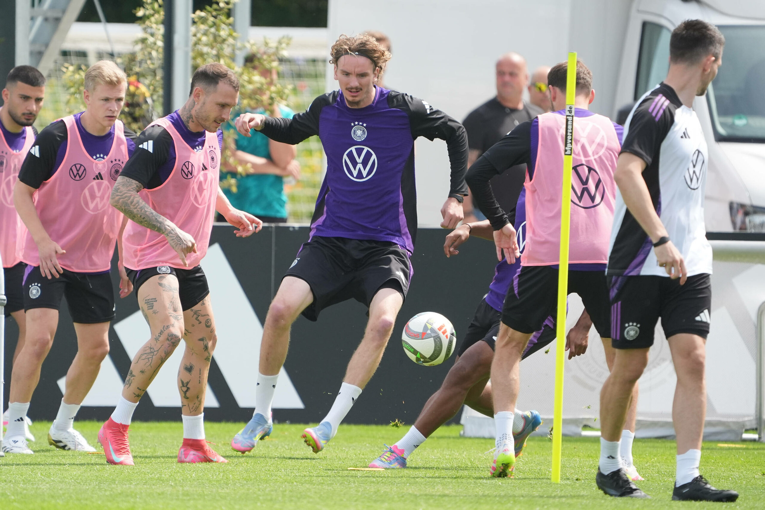 Nick Woltemade im Trainingslager der deutschen Nationalmannschaft.