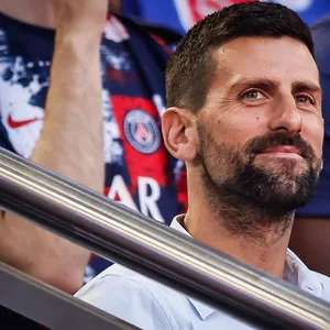 Novak Djokovic während der Feier von Paris Saint-Germain im Parc des Princes.