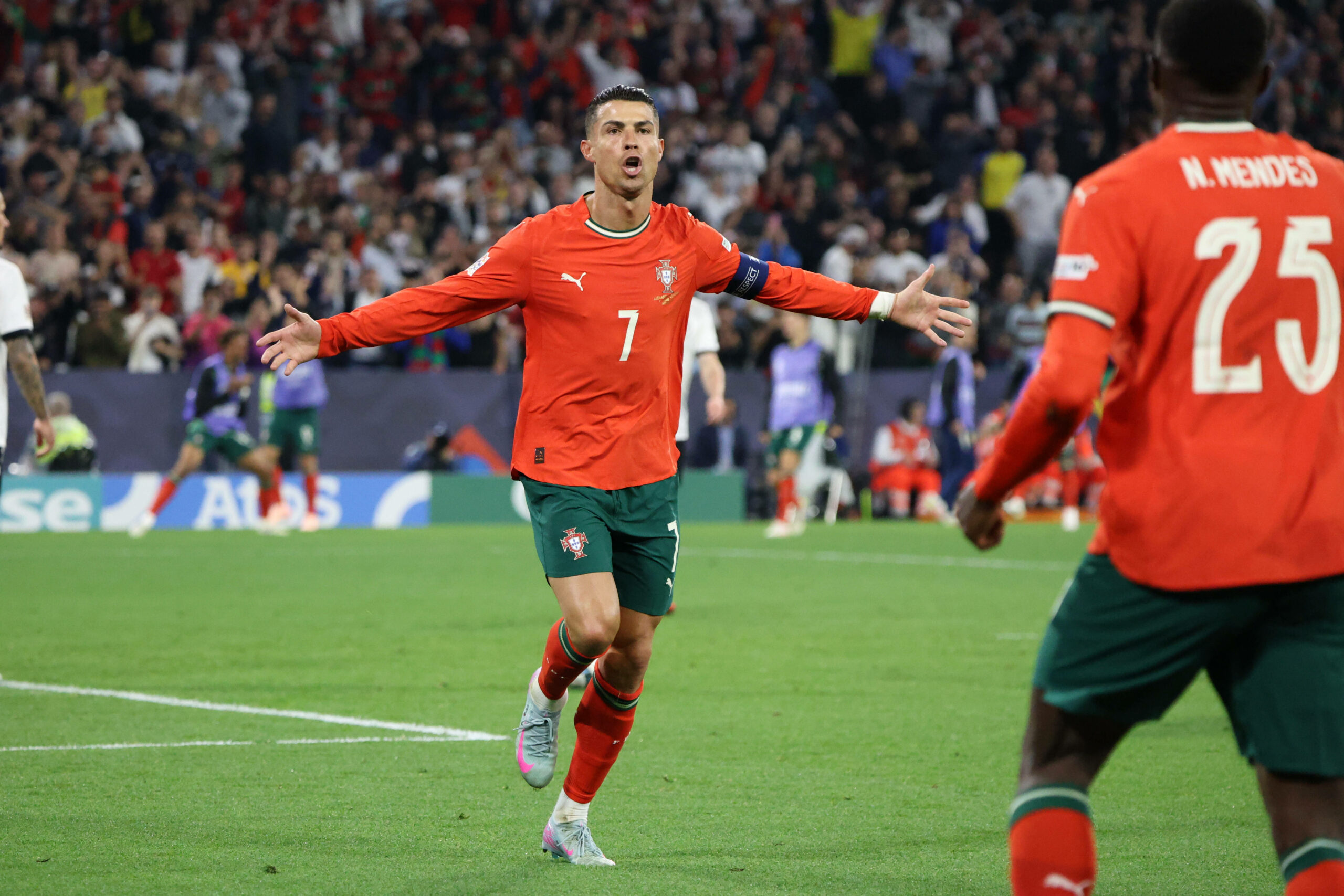 Er kann es also doch: In seinem sechsten Versuch gewann Cristiano Ronaldo gegen Deutschland – und zog mit Portugal ins Finale der Nations League ein.