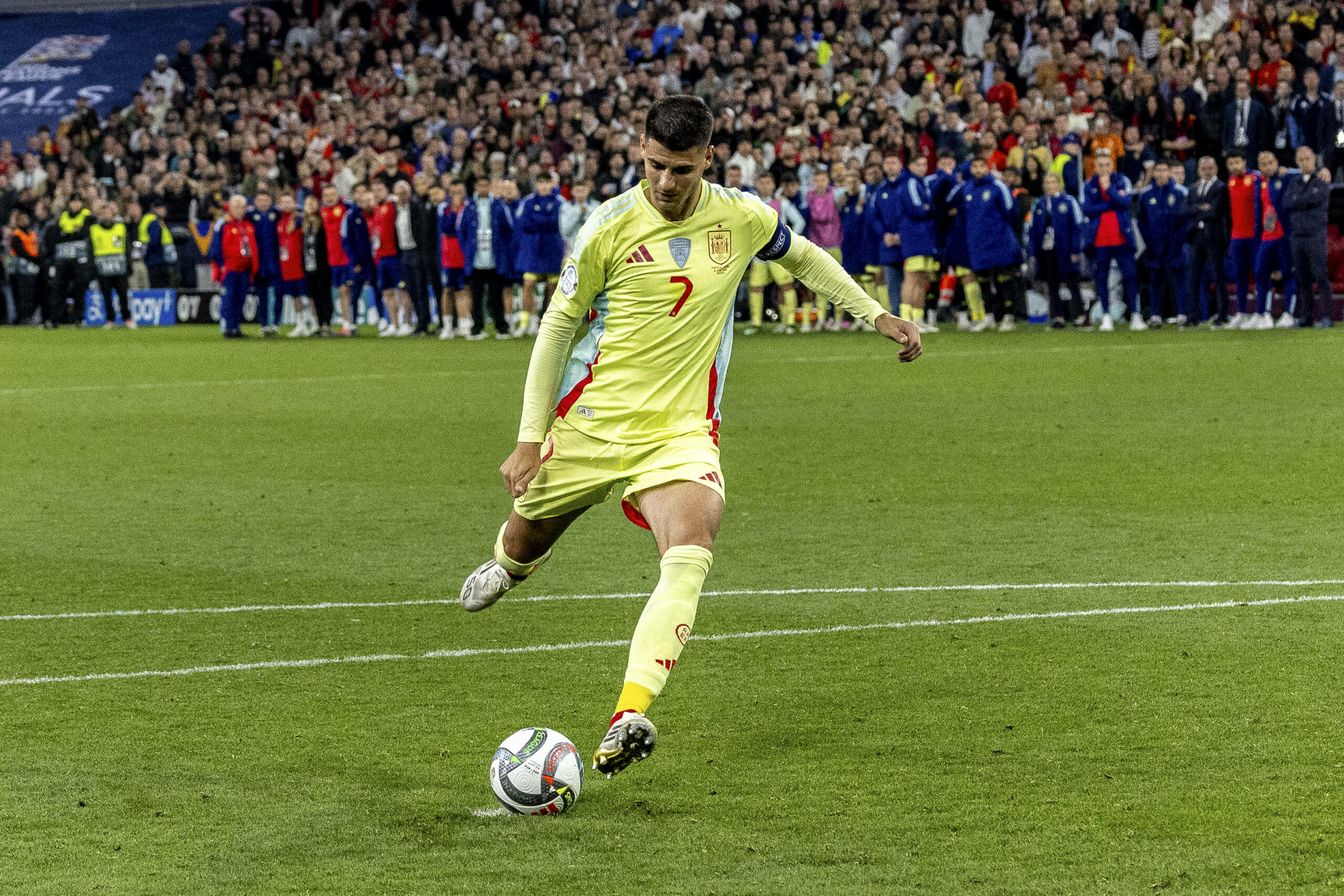 Alvaro Morata verschiesst seinen Elfmeter im Nations-League Finale gegen Portugal.
