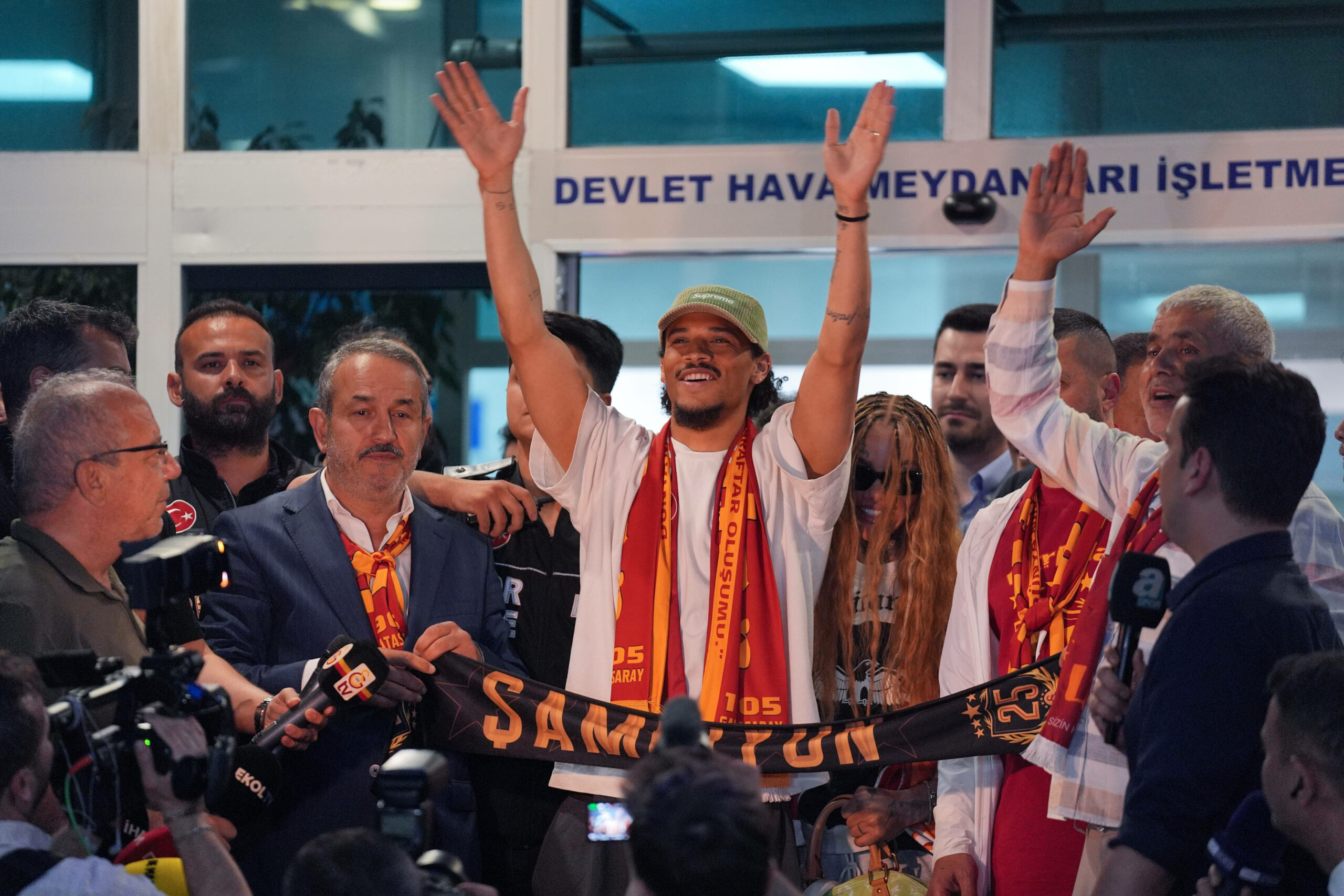 Leroy Sané bei seiner Ankunft in Istanbul