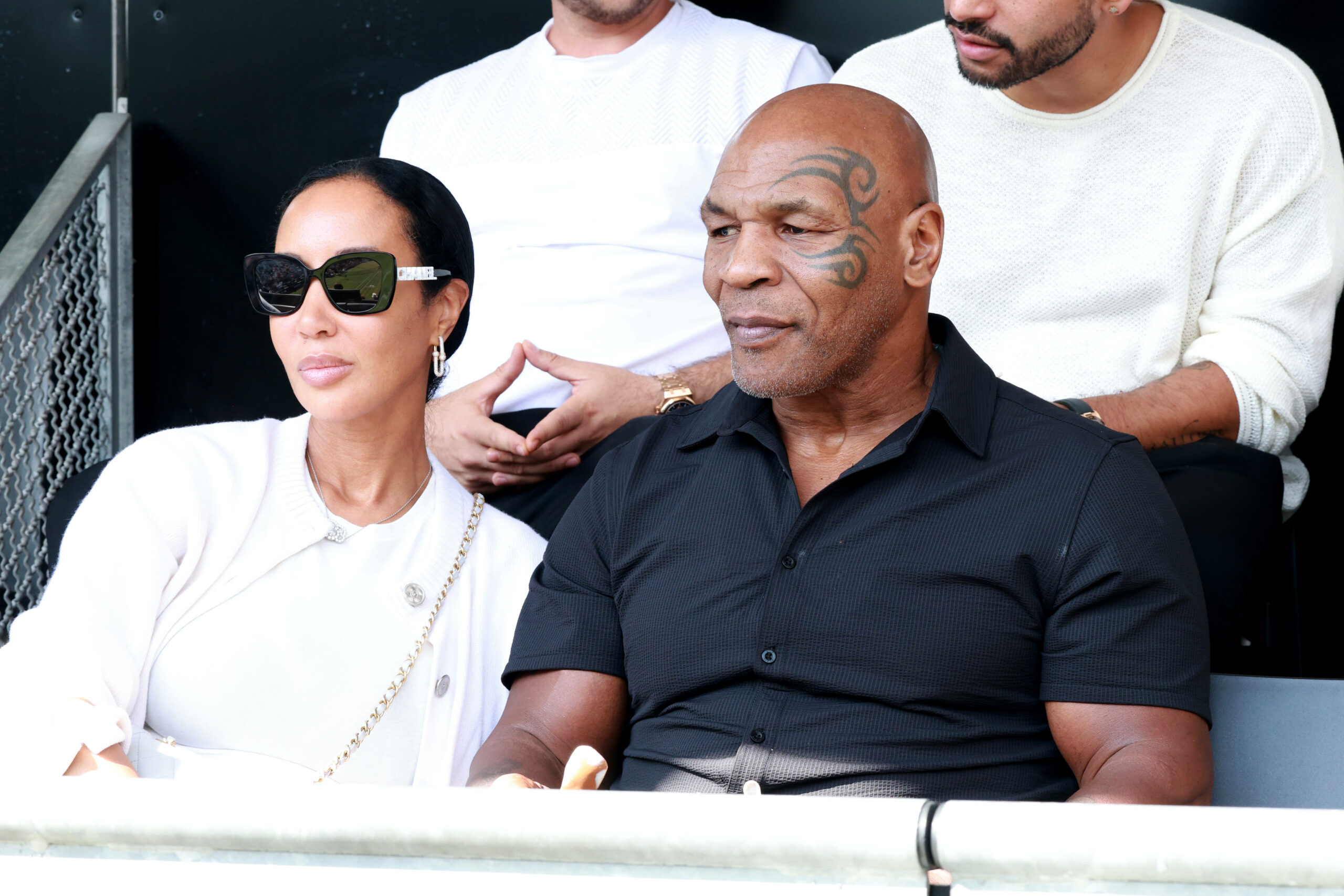 Mike Tyson und Lakiha Spicer auf der Tribüne