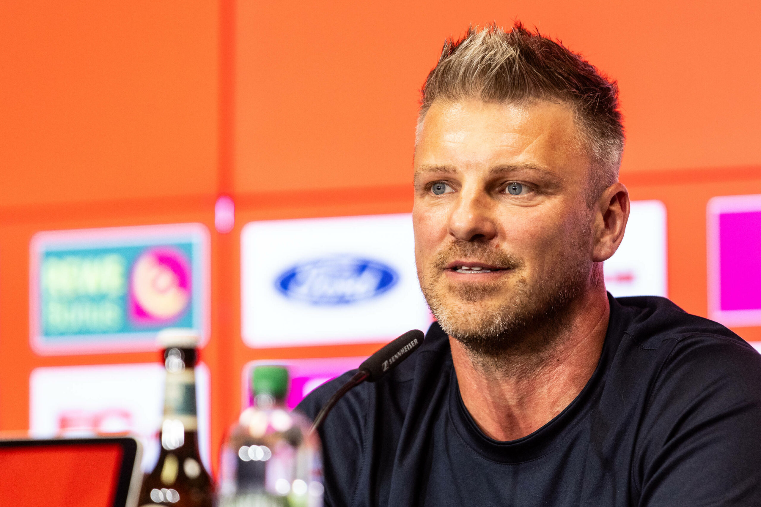 Lukas Kwasniok bei seiner Vorstellung als neuer Köln-Trainer