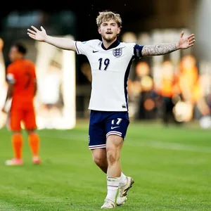Harvey Elliott jubelt