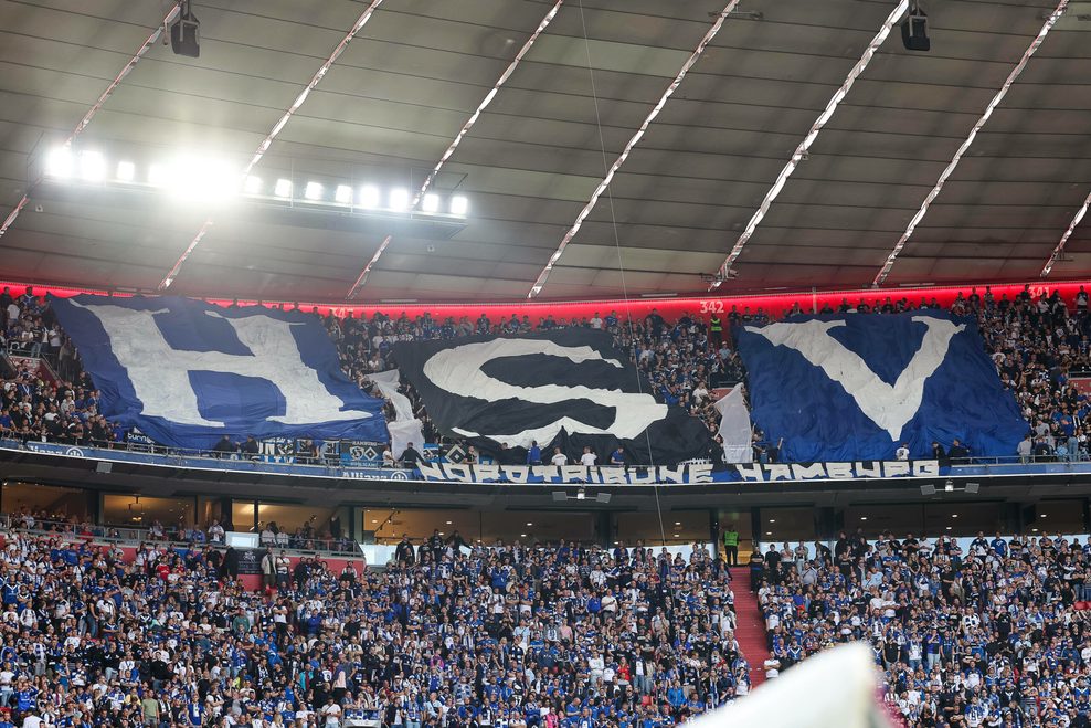 Die HSV-Fans im Auswärtsblock
