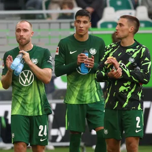 Wolfsburg-Profis schauen enttäuscht