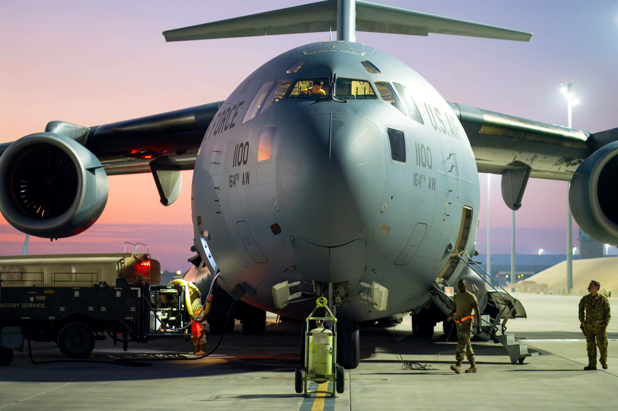 Ein US-Militärflugzeug am nun attackierten Stützpunkt Al-Udeid in Katar (Archivbild).