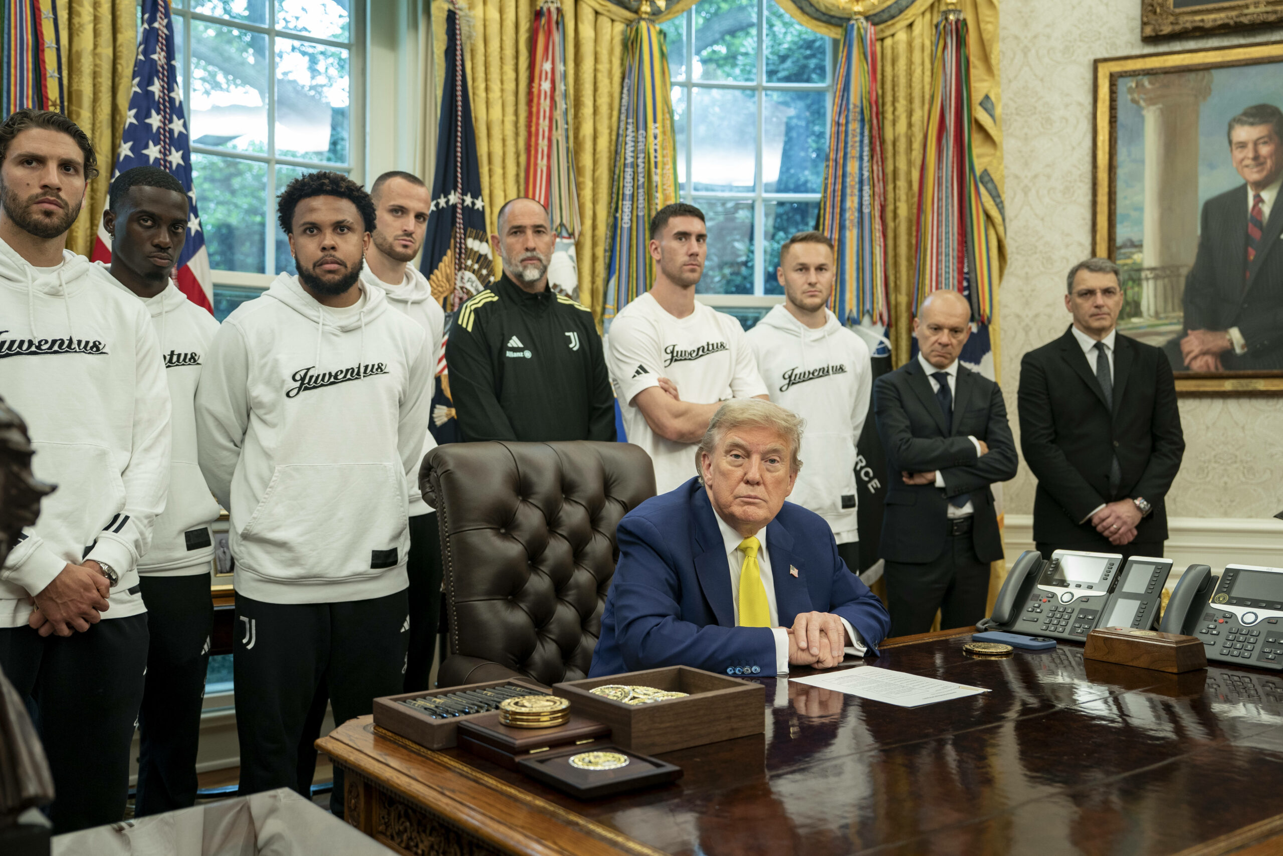 Spieler von Juventus Turin im Oval Office zusammen mit Donald Trump