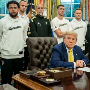Spieler von Juventus Turin im Oval Office zusammen mit Donald Trump