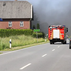 Feuer in Stall sorgt für Großalarm bei der Feuerwehr in Hohenfelde
