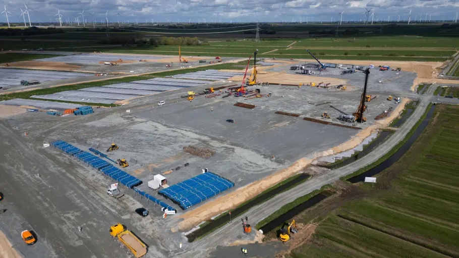 Northvolt-Baustelle bei Heide: Rund 350 Millionen Euro stecken hier schon in der Erde.