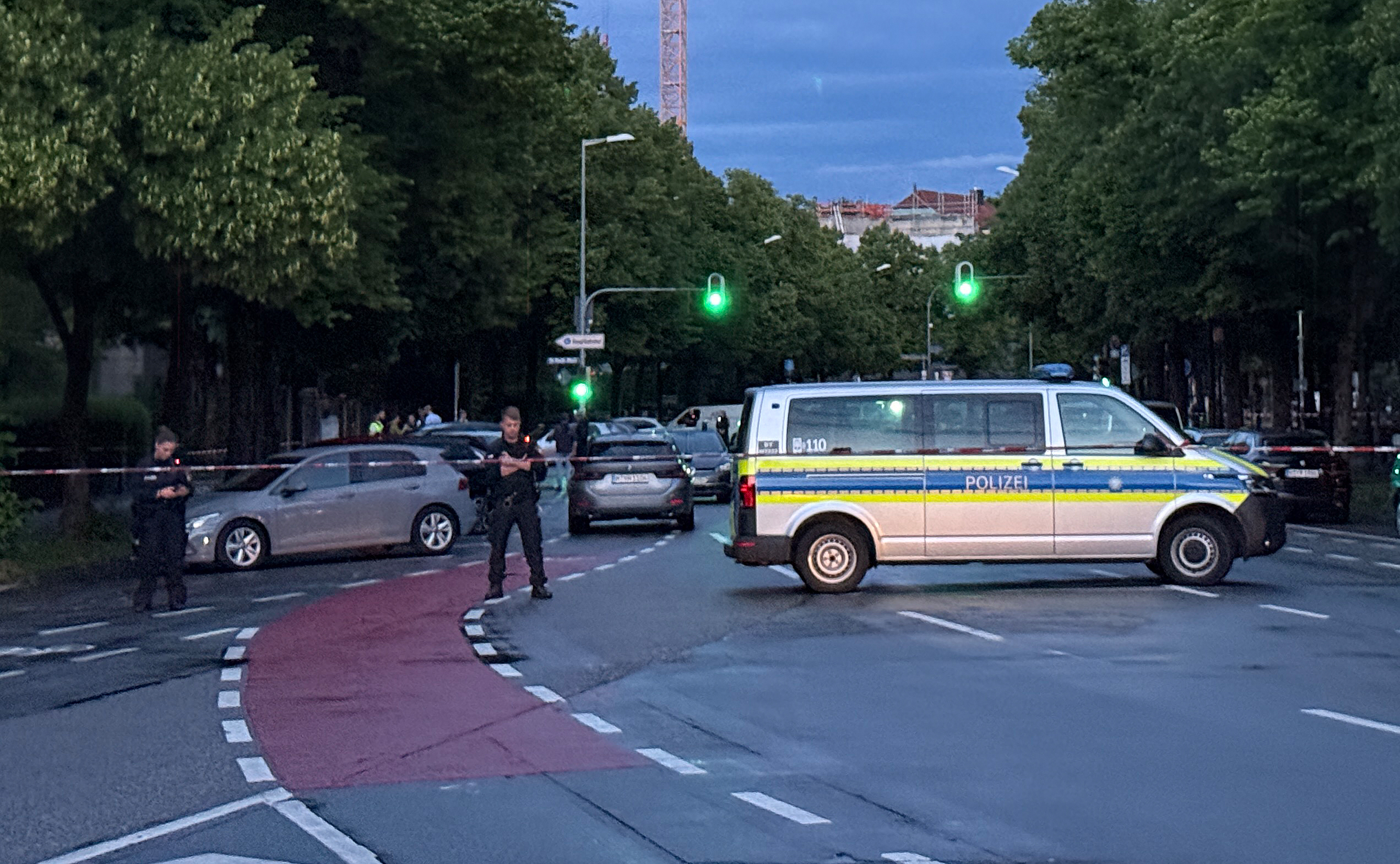 Polizei sperrt Straße ab