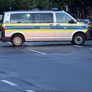 Polizei sperrt Straße ab