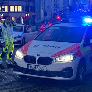 Rettungswagen auf der Straße