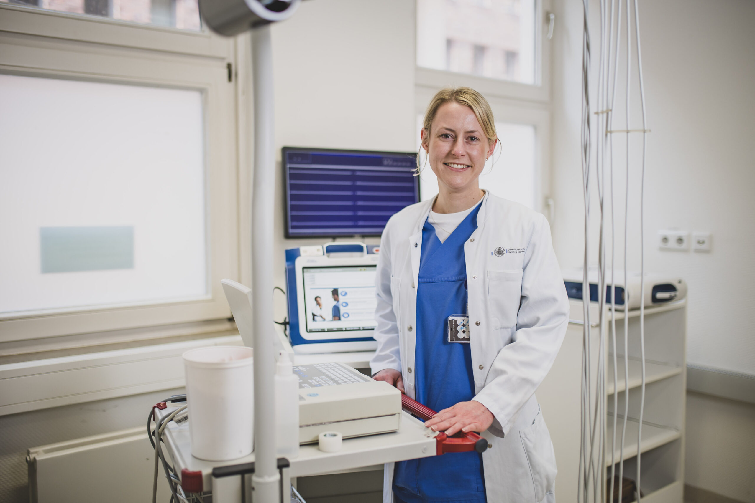 Dr. med. Nina Becher, Oberärztin im Herz- und Gefäßzentrum am UKE