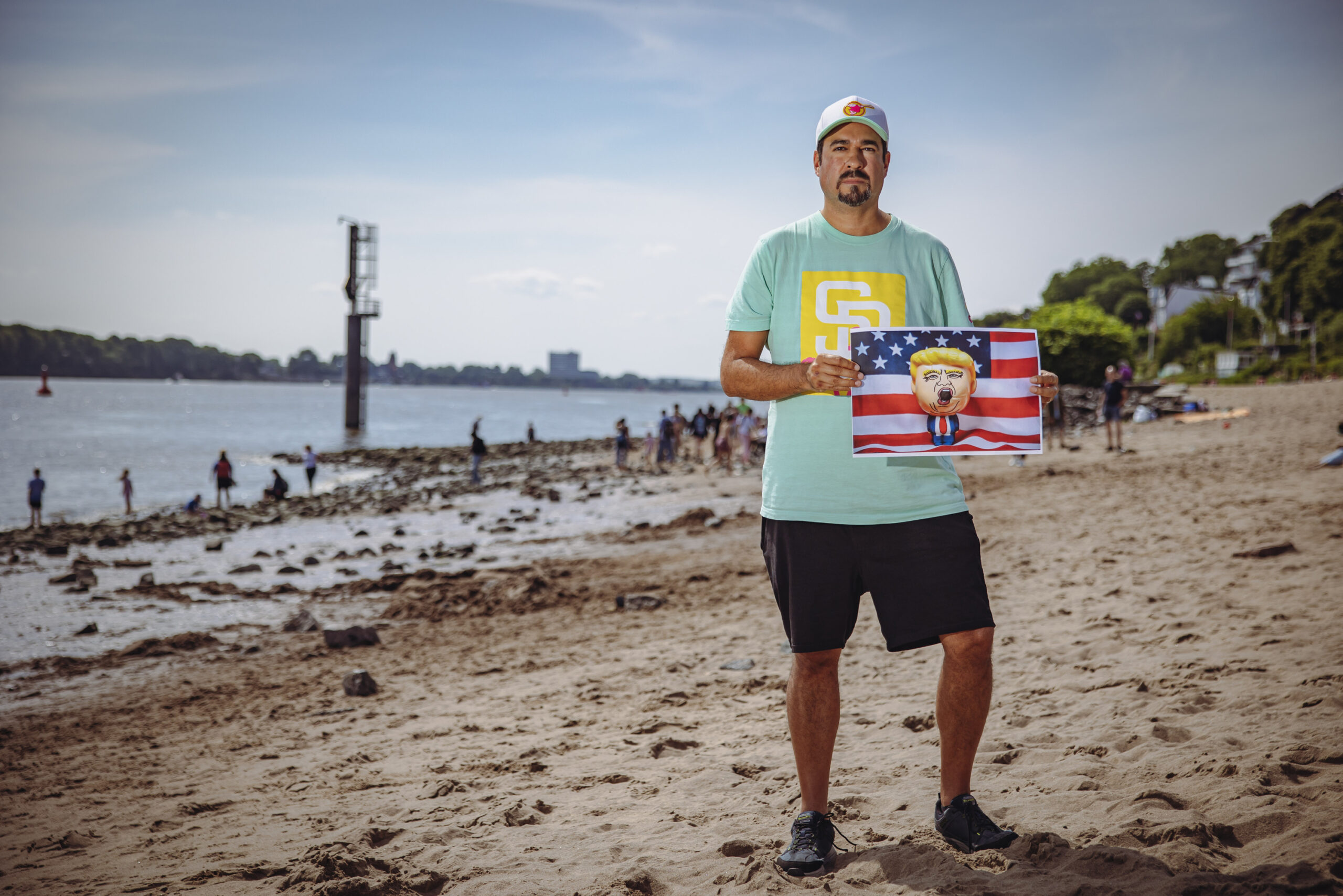 MOPO-Redakteur Lars Albrecht am Elbstrand