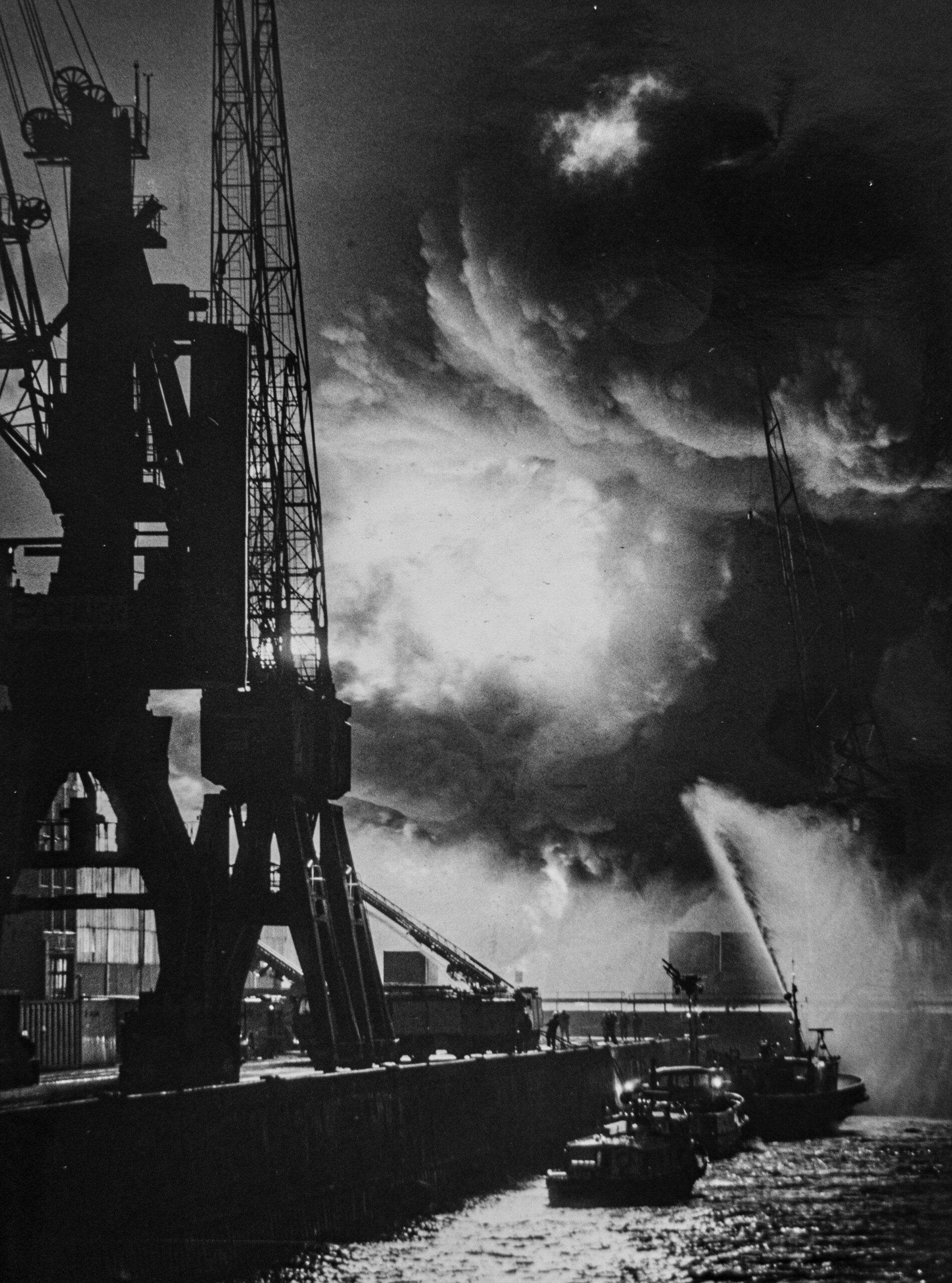 Großfeuer im Hafen! So hieß es am 4. April 1985.