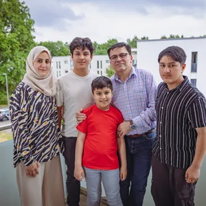 Familie Azizi aus Afghanistan sucht eine Wohnung.