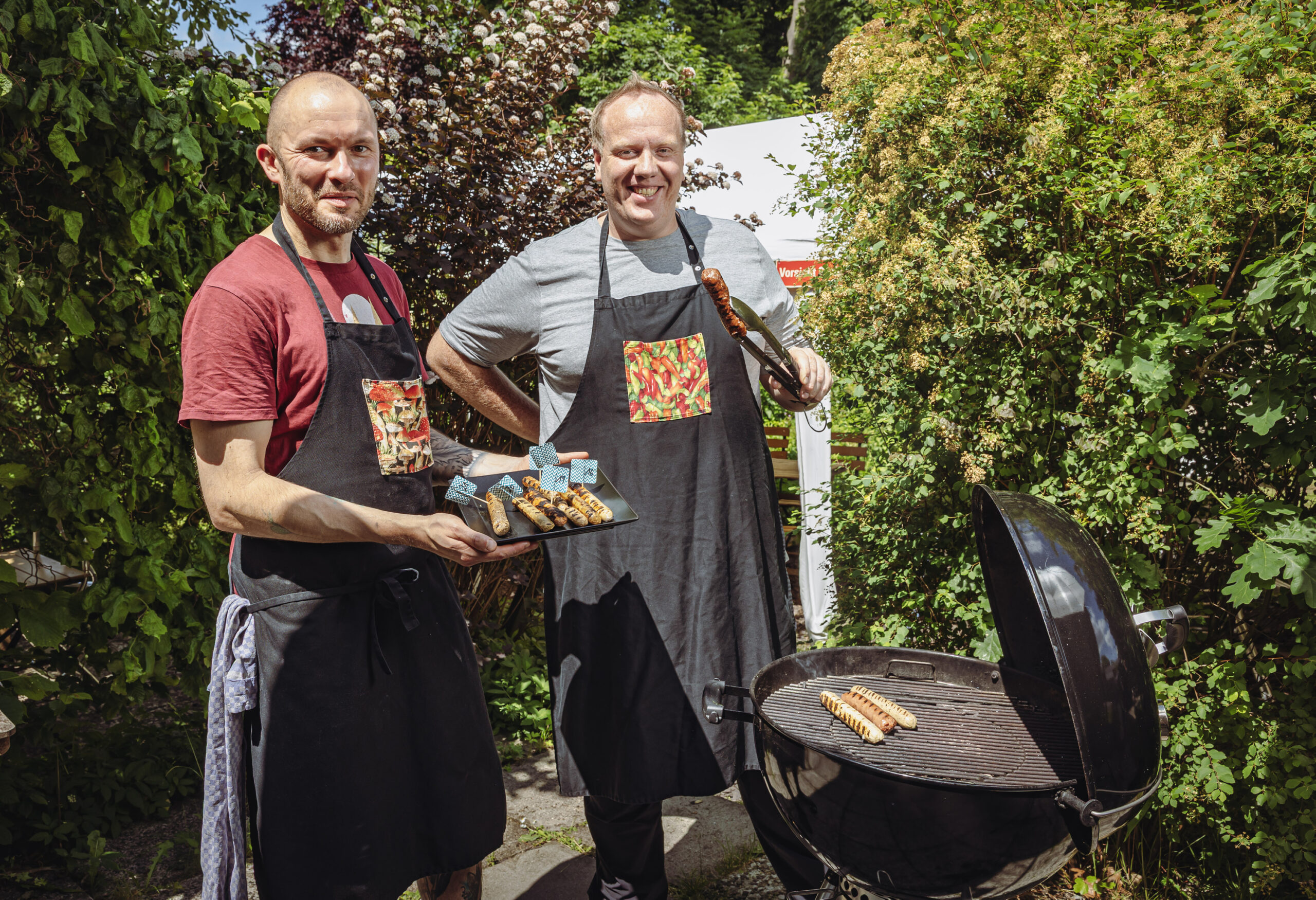 Konstantin Elser (43, r.) und sein Kochkollege Thorsten Jäschke (42)