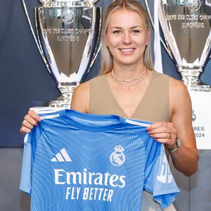 Merle Frohms bei ihrer Vorstellung bei Real Madrid