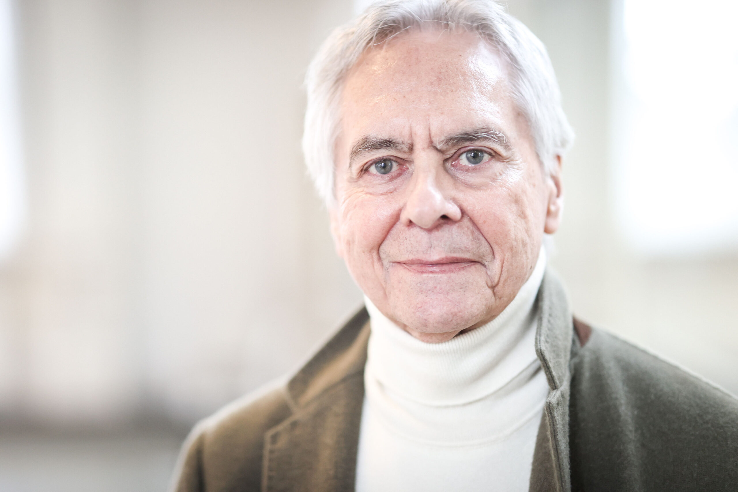 Gesicht von John Neumeier, ehemaliger Ballettdirektor und Chefchoreograf der Compagnie beim Hamburg Ballett