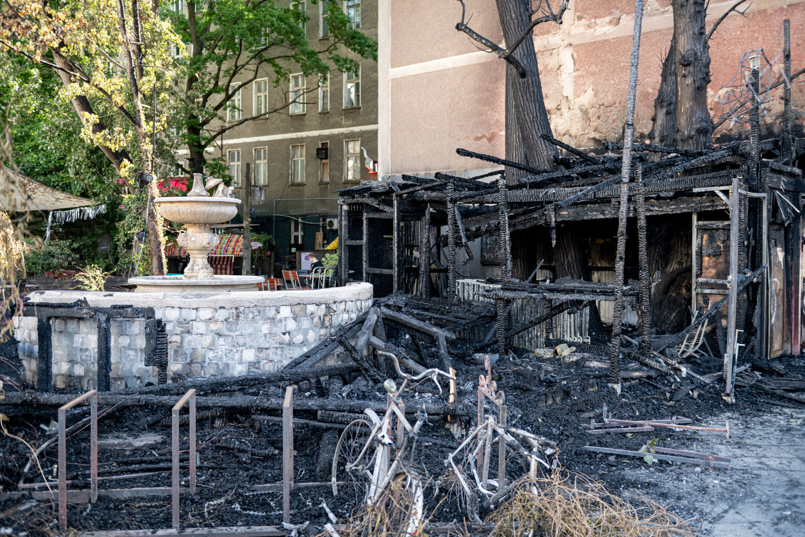 Außenbereich vor dem Technoclub "Wilde Renate" in Berlin Friedrichshain