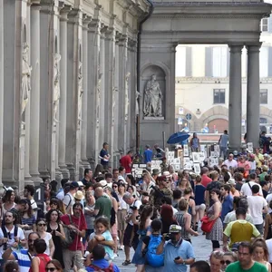 Touristen vor den Uffizien in Florenz