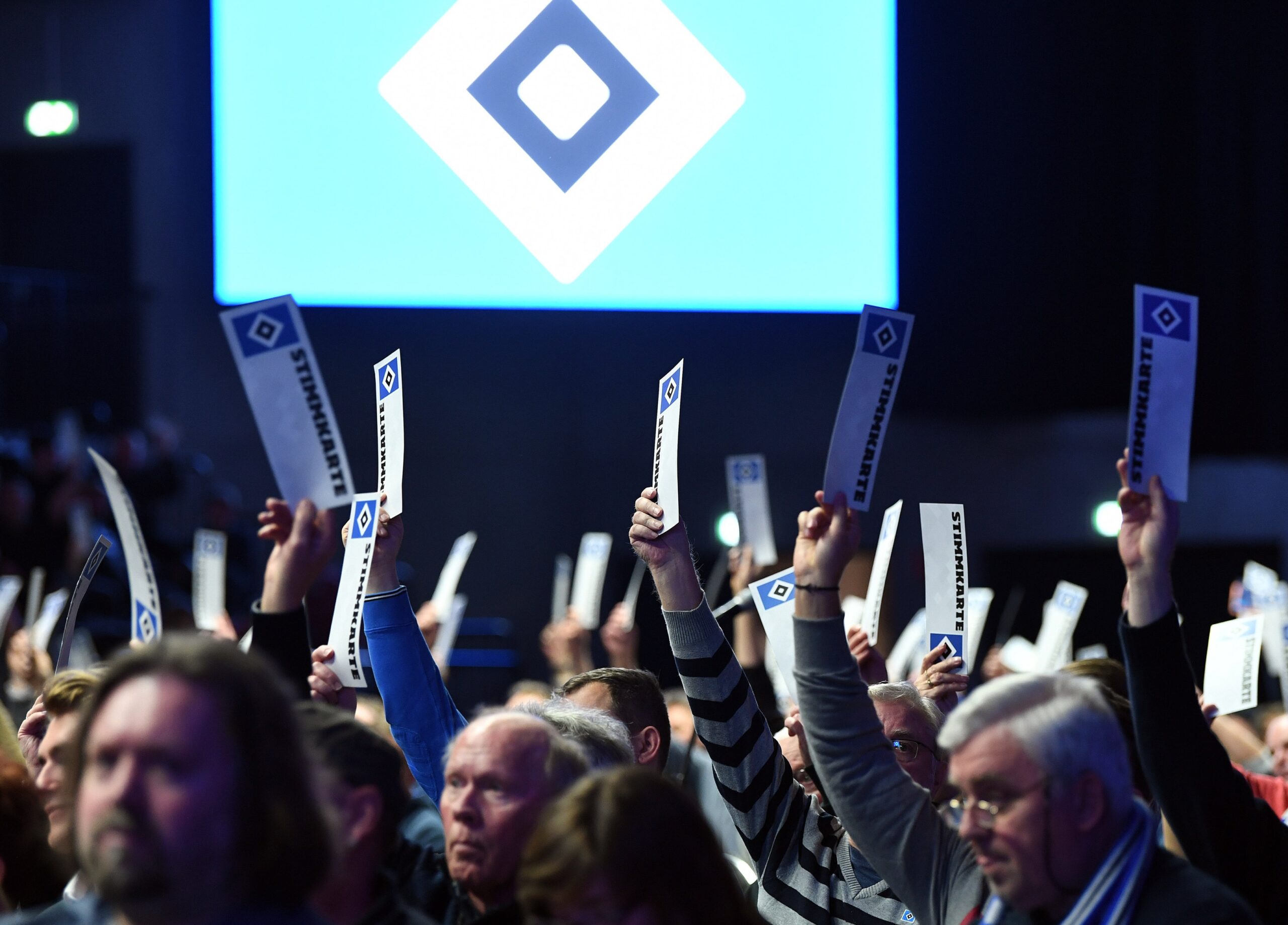 Am 21. Juni wählen die HSV-Mitglieder ihr neues Präsidium. Doch zuvor gibt es reichlich Zoff.