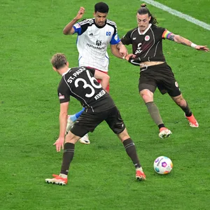 Hamburger Derby zwischen dem HSV und St. Pauli im Mai 2024