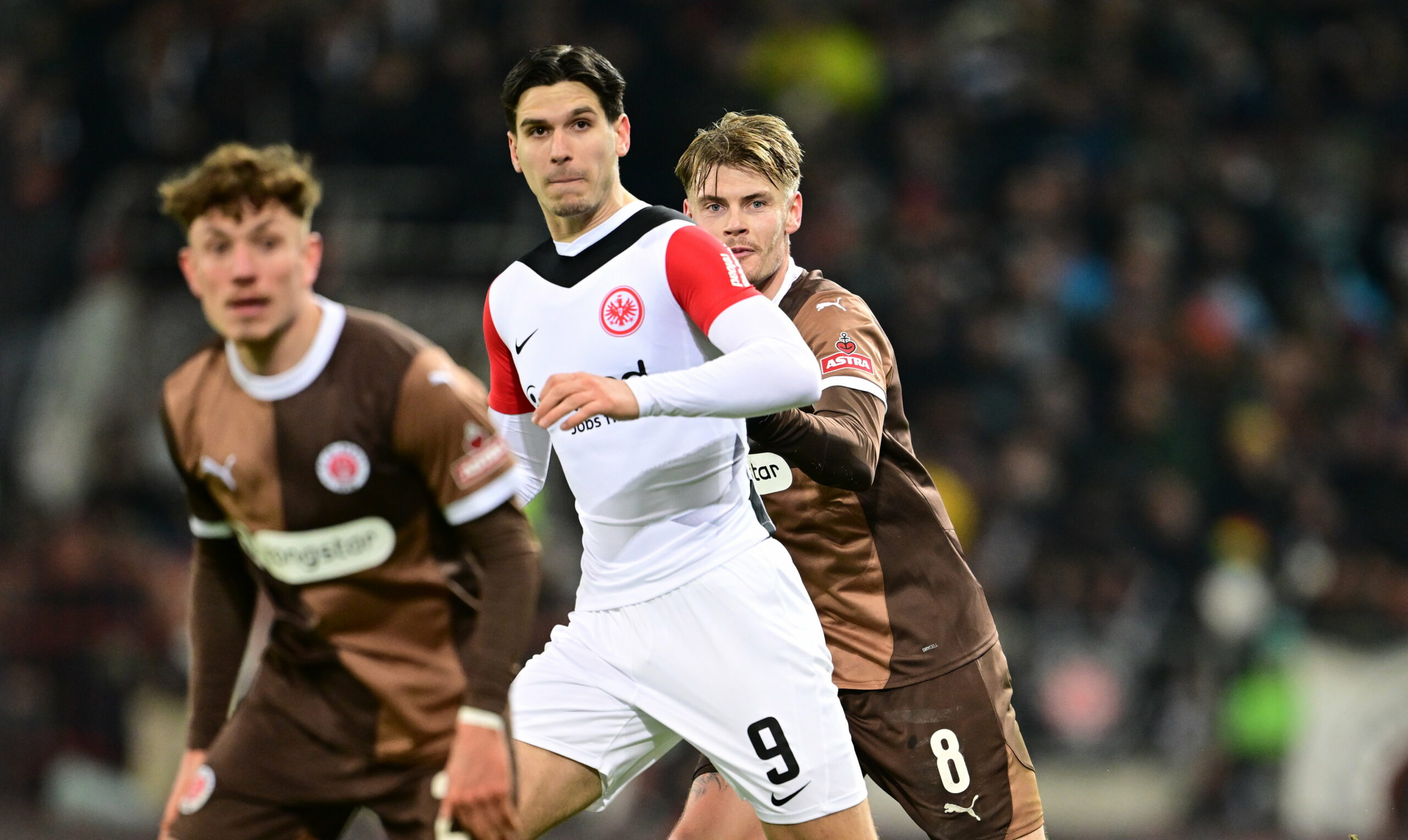 Igor Matanovic im Spiel von Eintracht Frankfurt gegen St. Pauli am Millerntor